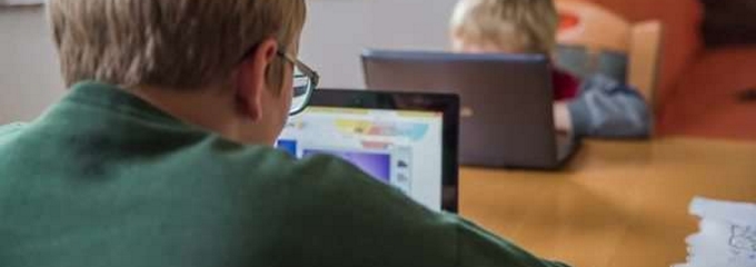 children on laptops